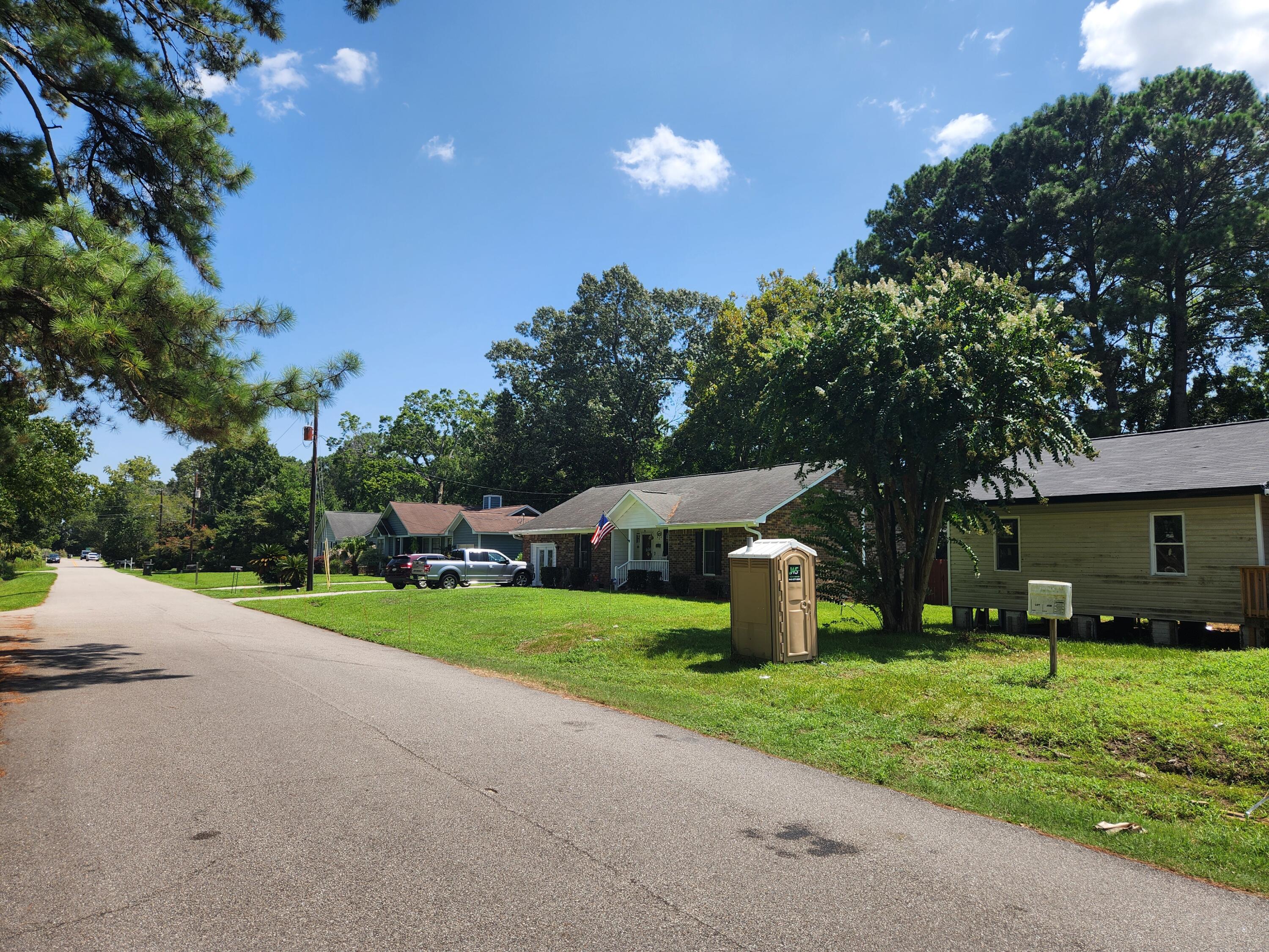 1553 Kentwood Circle