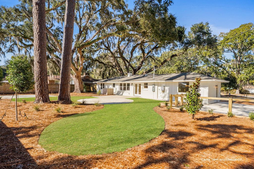 Photo of 2608 Boyer Street, Beaufort, SC 29902 (MLS # 26006321)