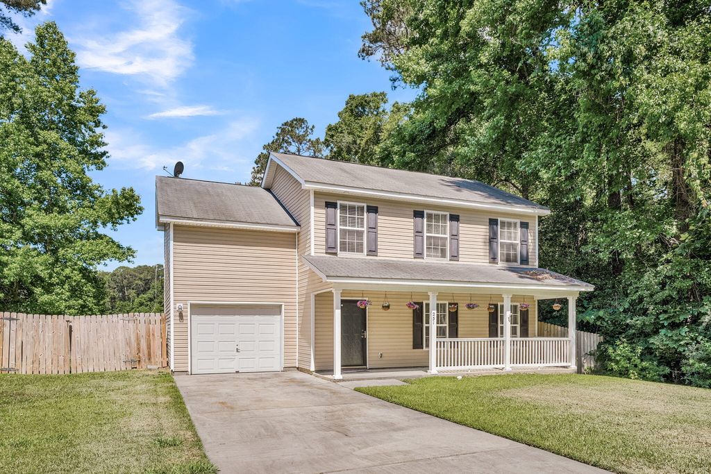 Photo of 251 Trickle Drive, Summerville, SC 29483 (MLS # 26015018)