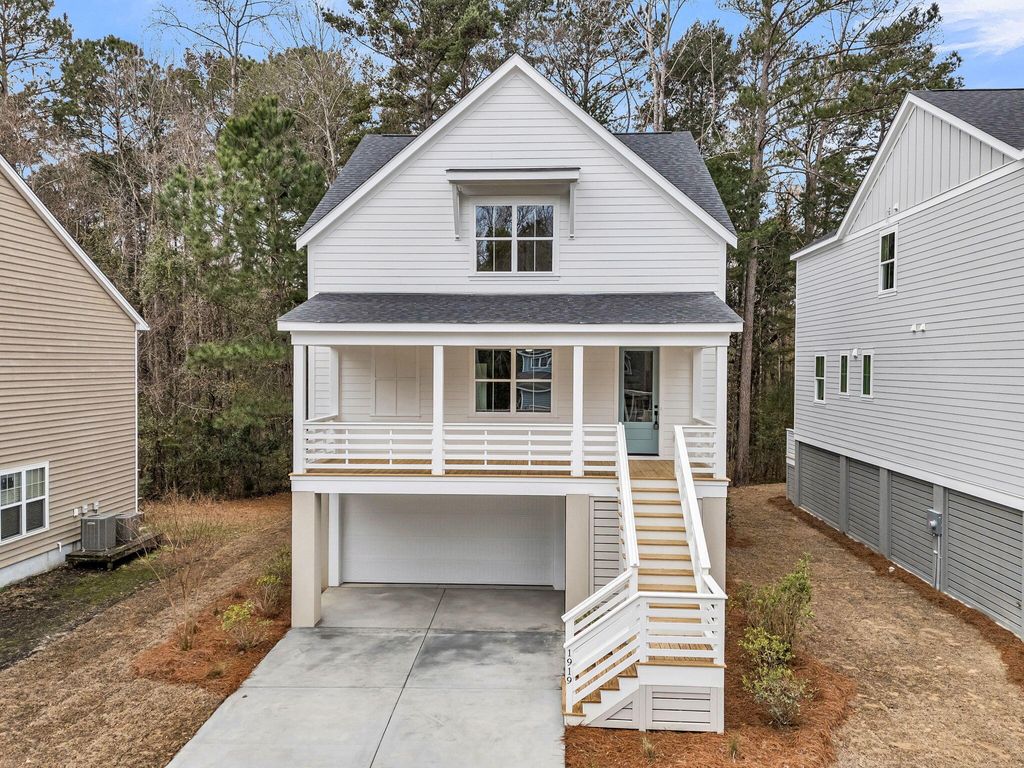 Photo of 1919 Chestnut Oak Lane, Charleston, SC 29414 (MLS # 26004775)