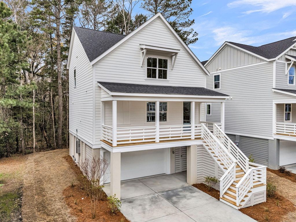 Photo of 1919 Chestnut Oak Lane, Charleston, SC 29414 (MLS # 26004775)