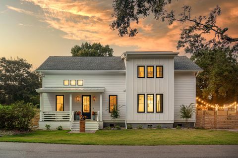 2 Live Oak Avenue, Charleston, SC 29407 - MLS#: 25010101