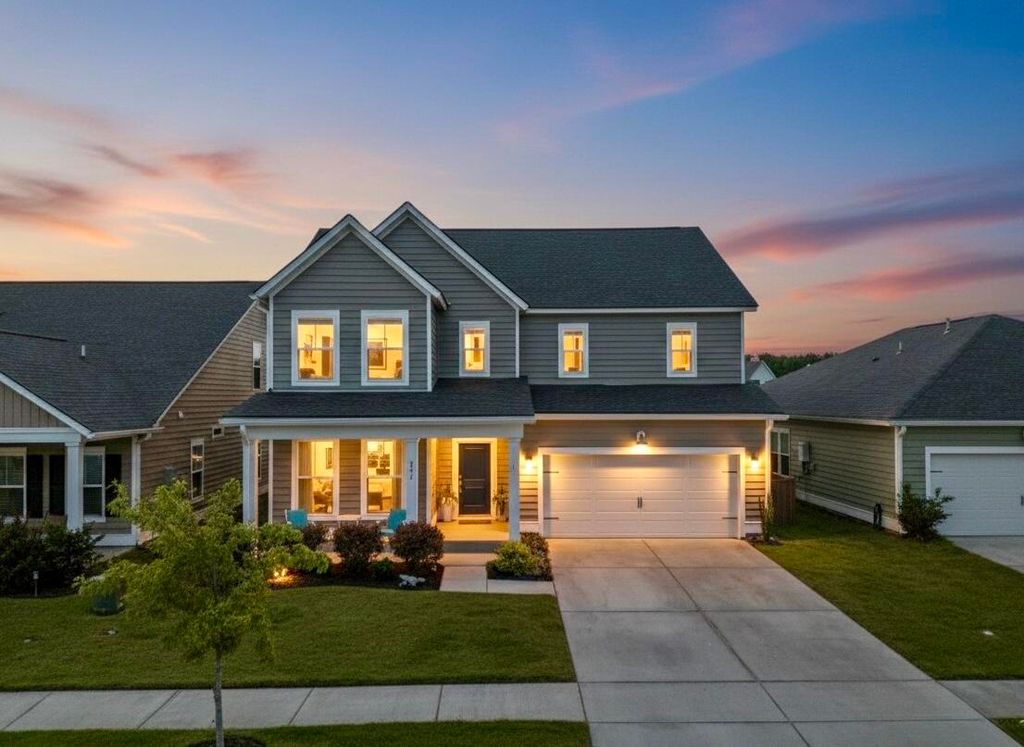 Photo of 228 Evergreen Avenue, Summerville, SC 29485 (MLS # 25031054)