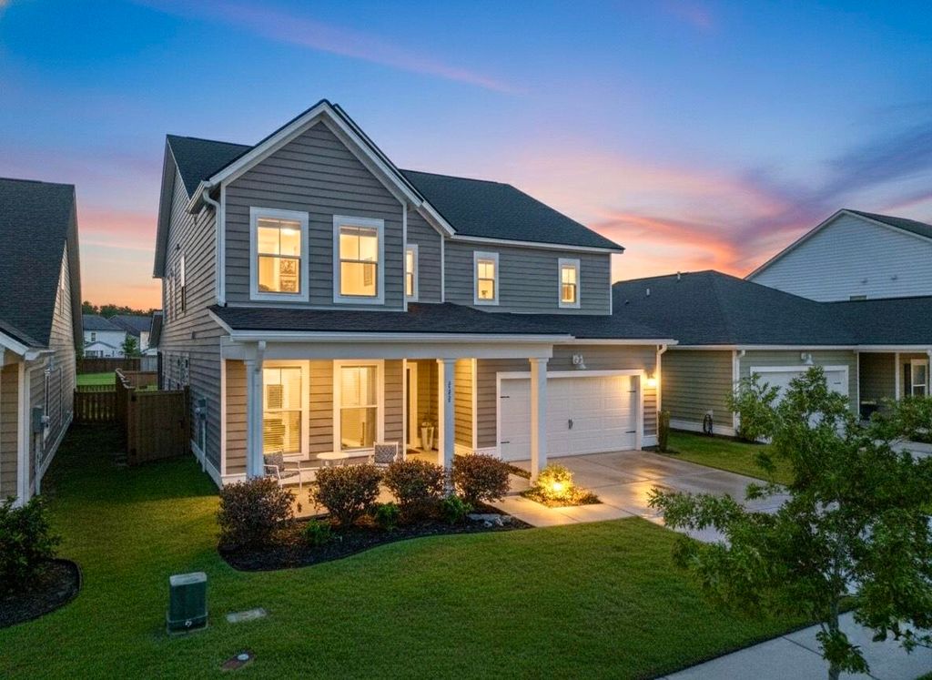 Photo of 228 Evergreen Avenue, Summerville, SC 29485 (MLS # 25031054)