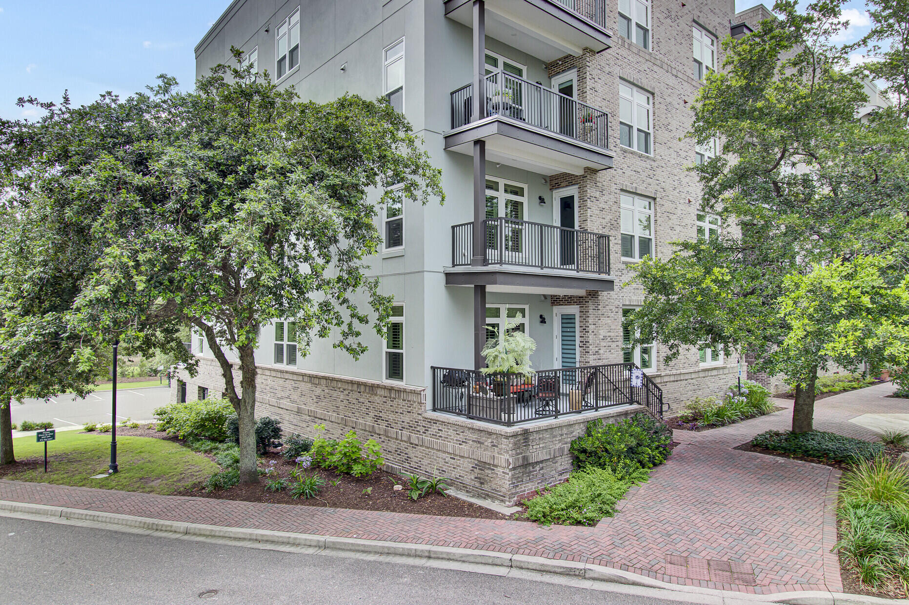 125 Pier View Street 209