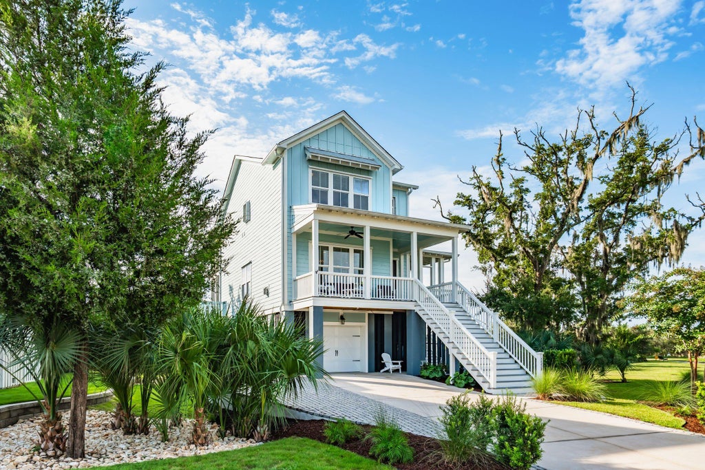 Photo of 1538 Menhaden Lane, Mount Pleasant, SC 29466 (MLS # 26024870)