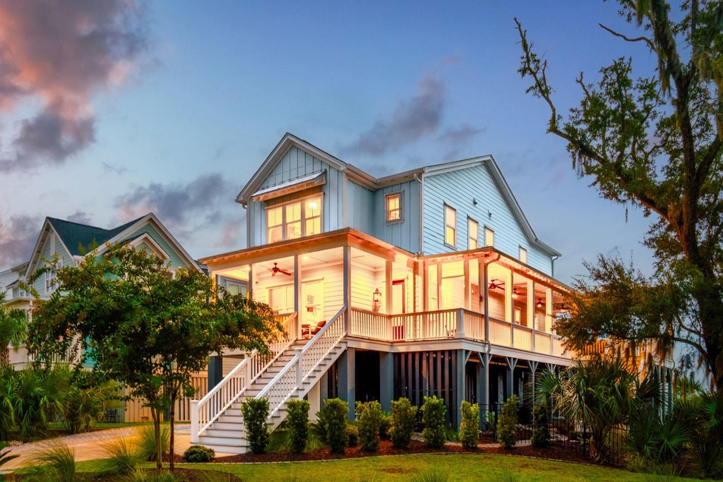 Photo of 1538 Menhaden Lane, Mount Pleasant, SC 29466 (MLS # 26024870)