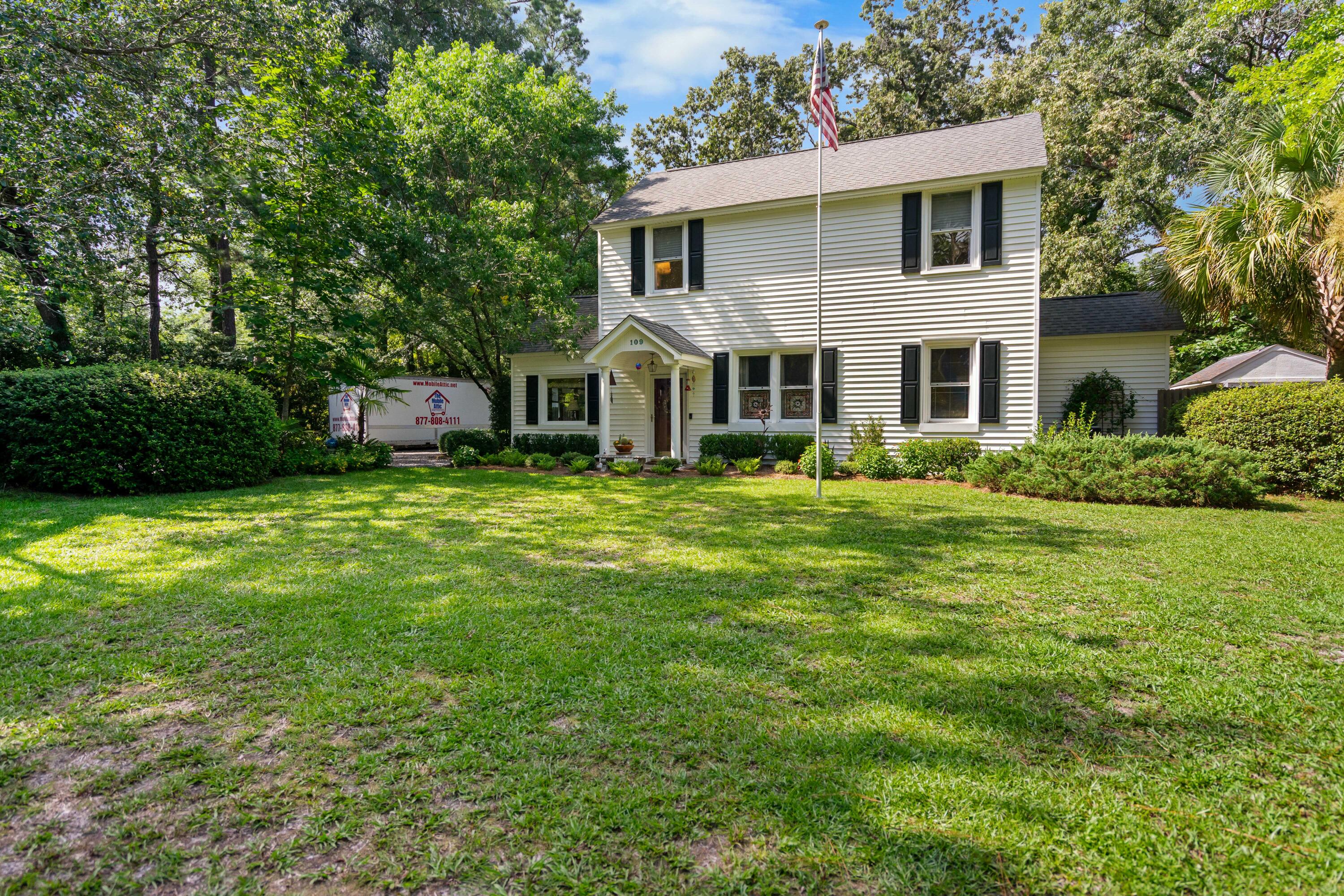 View Summerville, SC 29483 house