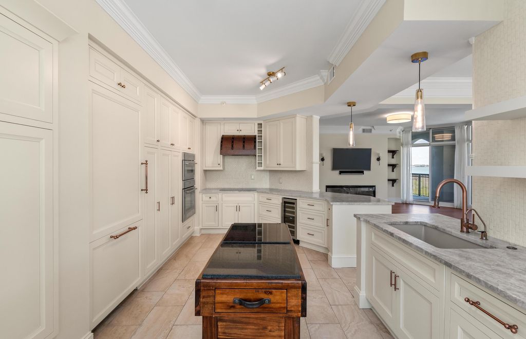 Photo of 222 S Plaza Court, Mount Pleasant, SC 29464 (MLS # 26014942)