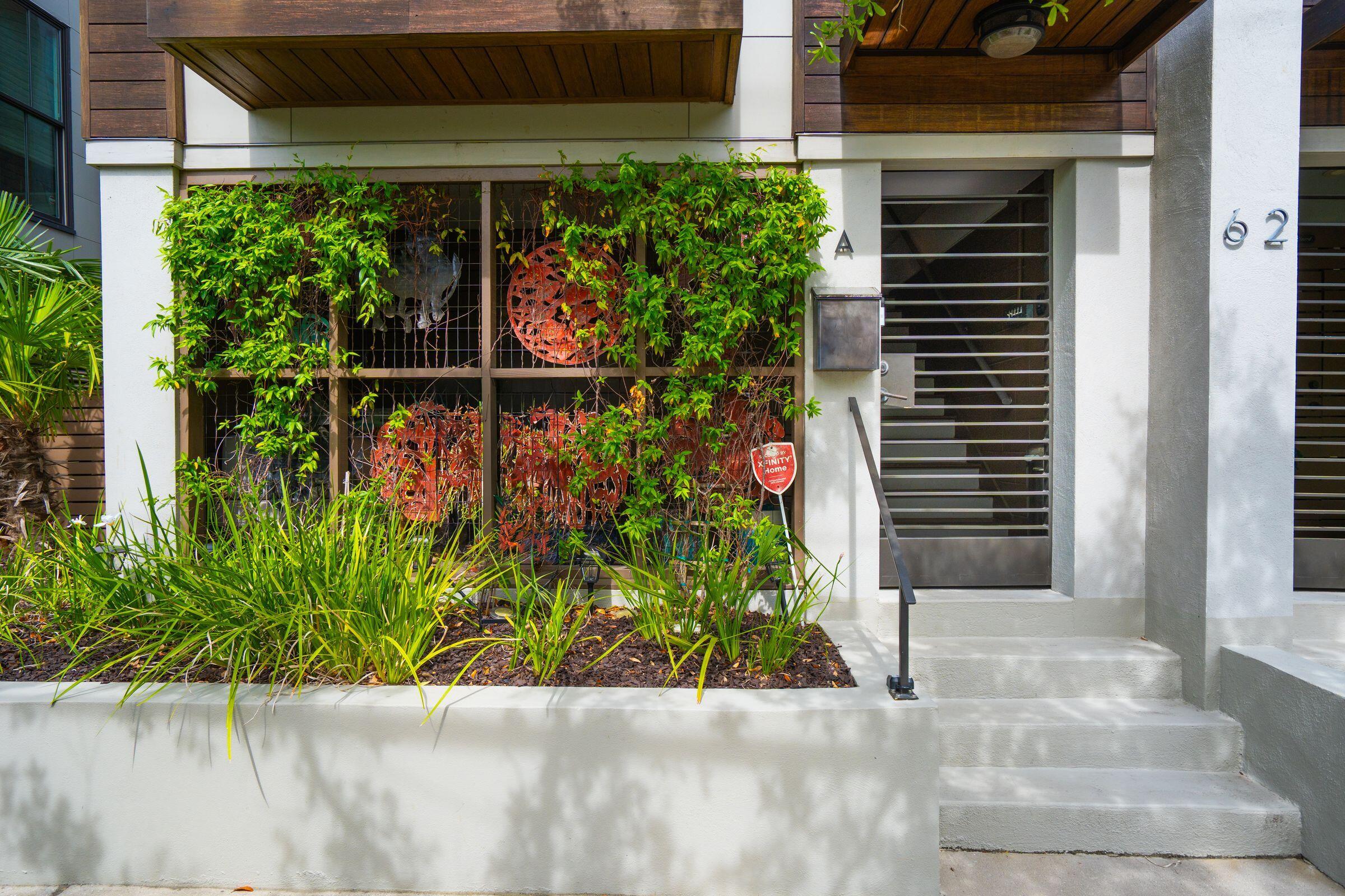62 Gadsden Street A