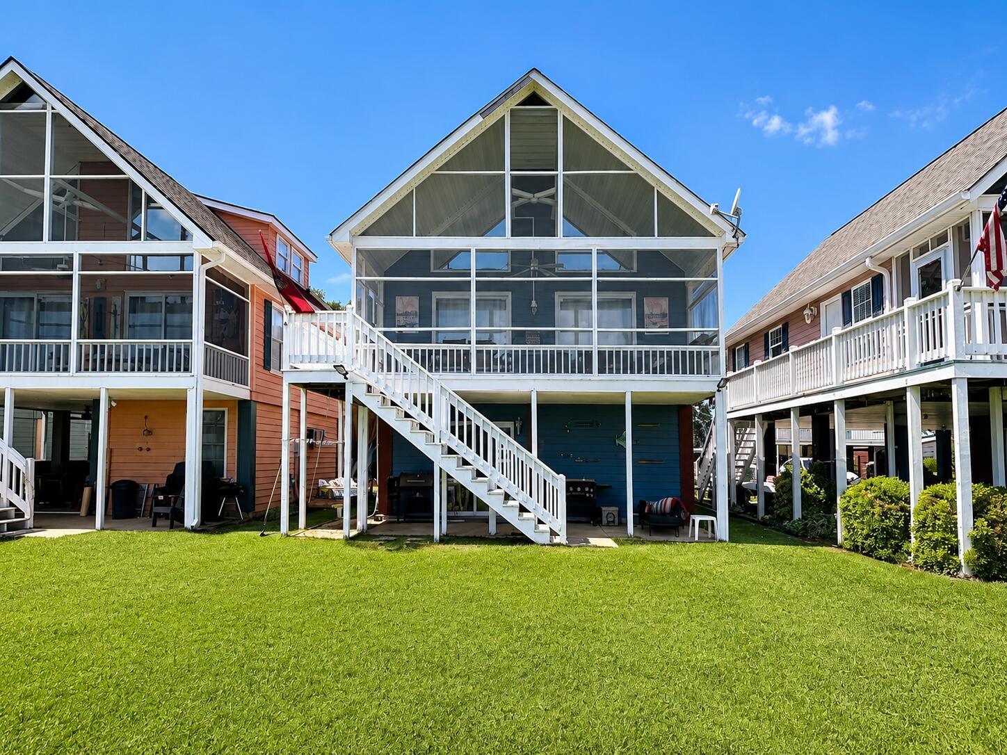 1049 Island Court