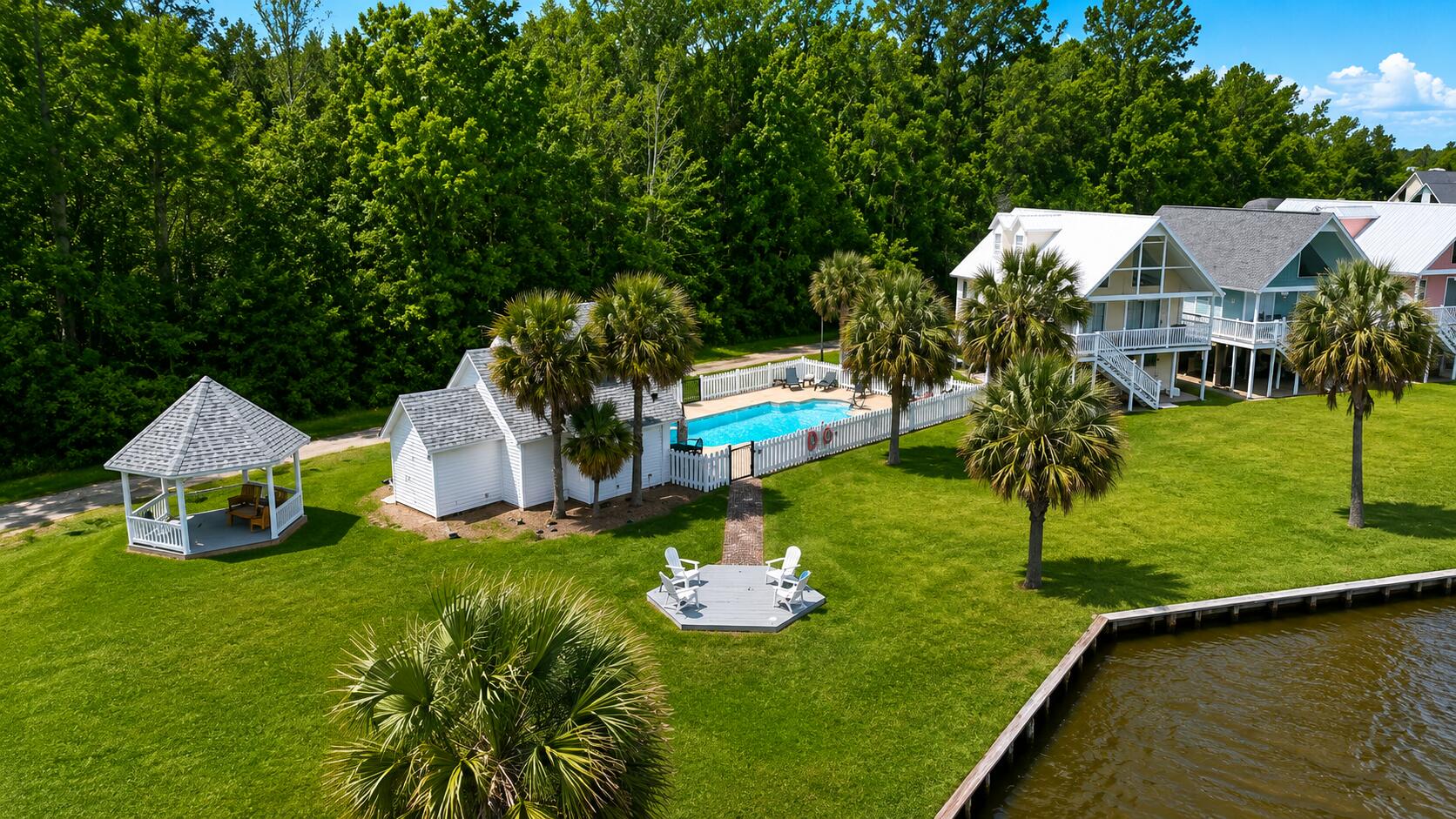 1049 Island Court