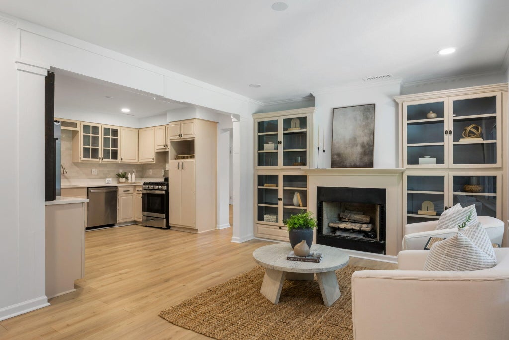 Photo of 1512 Newbury Street, Charleston, SC 29412 (MLS # 26028708)