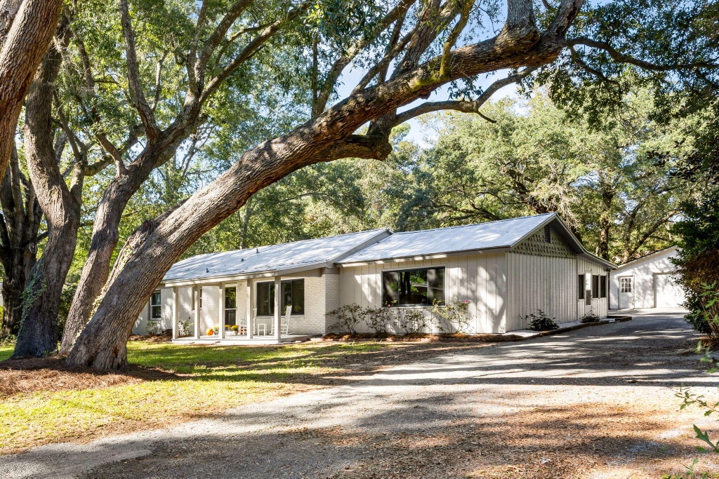Photo of 1512 Newbury Street, Charleston, SC 29412 (MLS # 26028708)