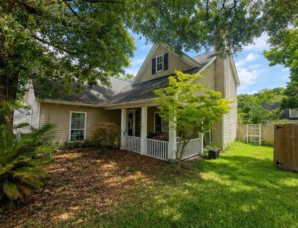 Photo of 120 Fairbury Drive, Goose Creek, SC 29445 (MLS # 26017871)
