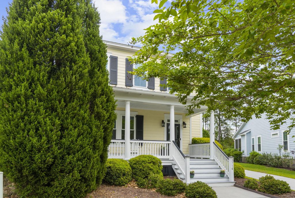 Photo of 3716 Abercrombie Court, Mount Pleasant, SC 29466 (MLS # 26010019)