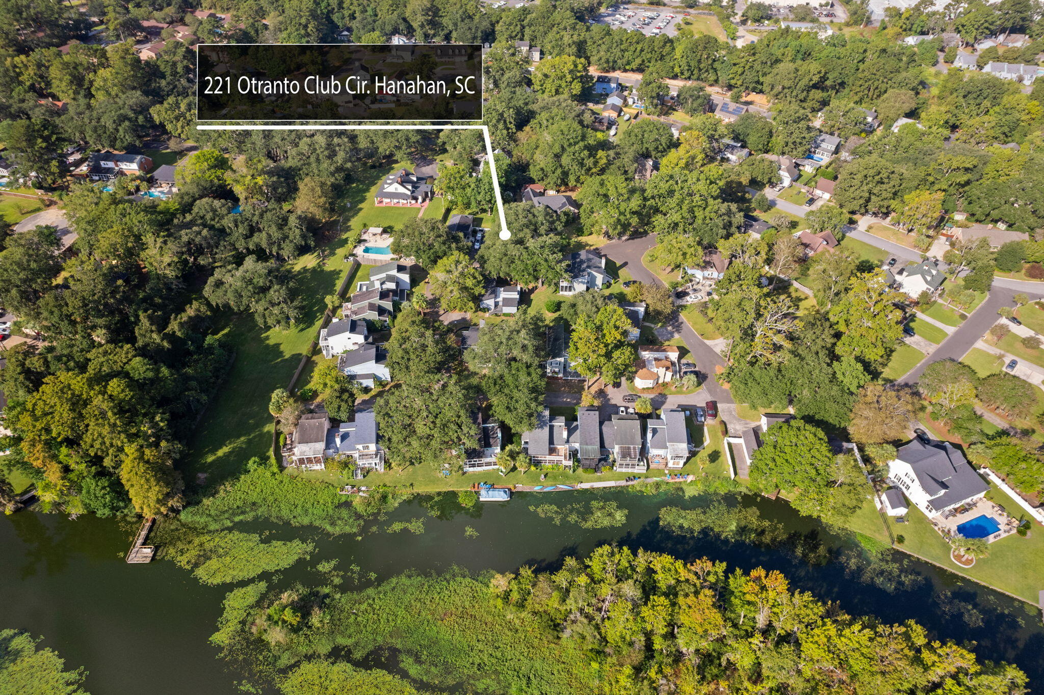 221 Otranto Club Regime Circle