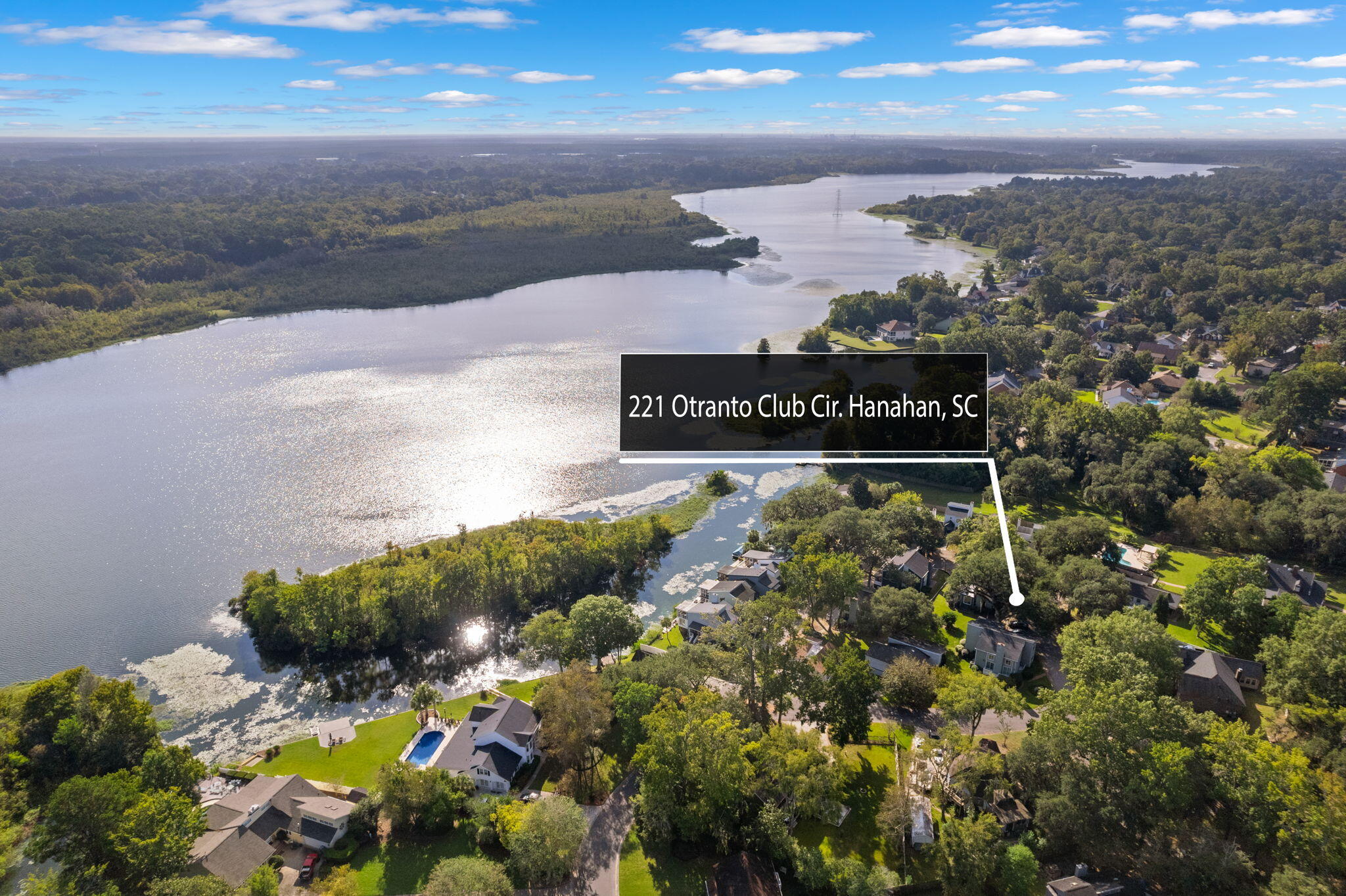 221 Otranto Club Regime Circle