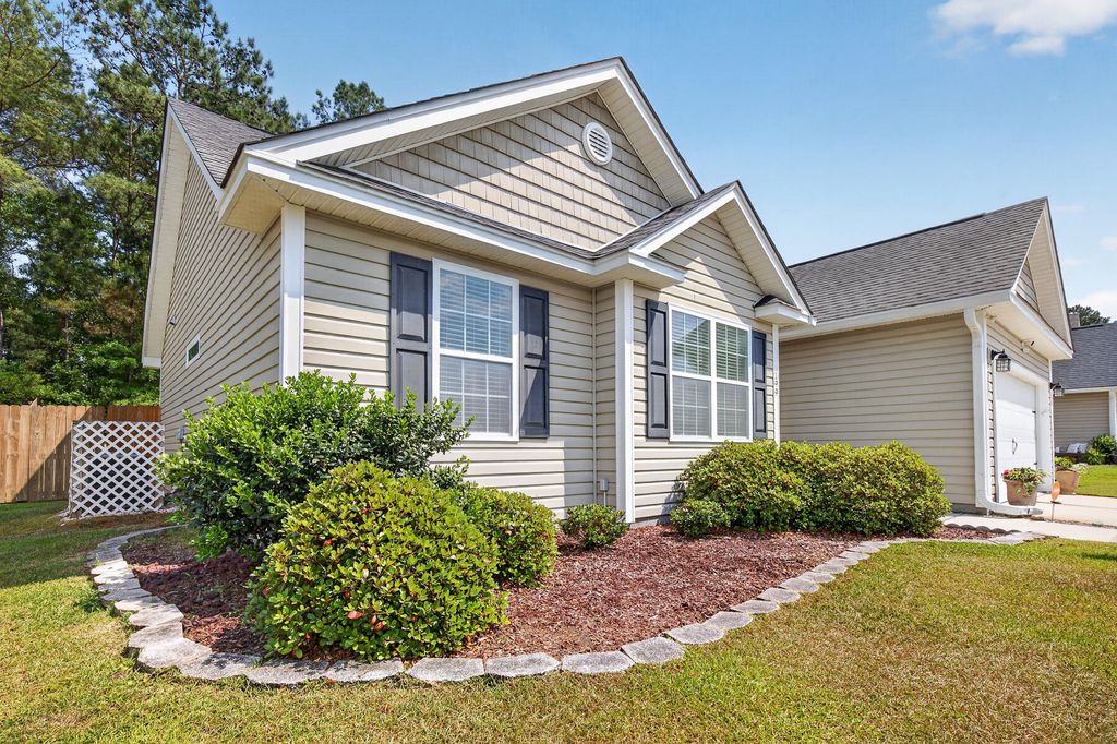 Photo of 199 Highwoods Plantation Avenue, Summerville, SC 29485 (MLS # 26011762)