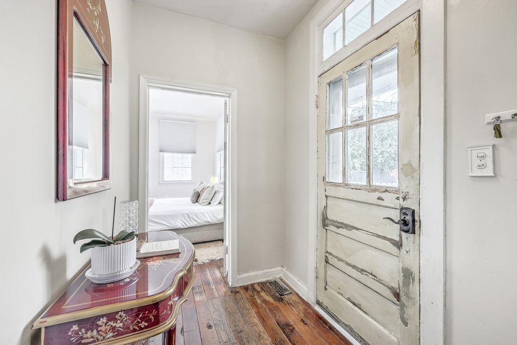 Photo of 8 Amherst Street, Charleston, SC 29403 (MLS # 25027835)