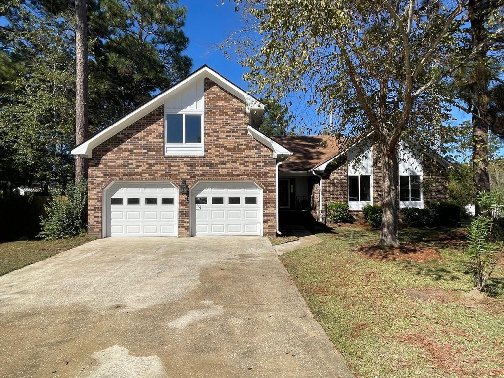 Photo of 105 Limerick Circle, Summerville, SC 29483 (MLS # 25028978)