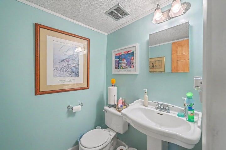 106 Ventura Place