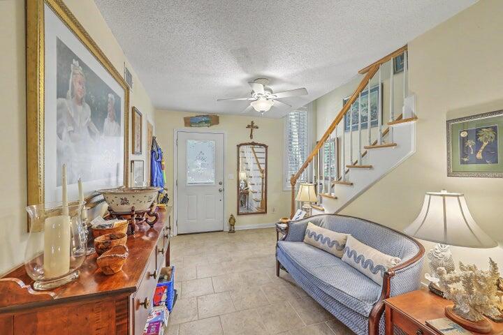 106 Ventura Place