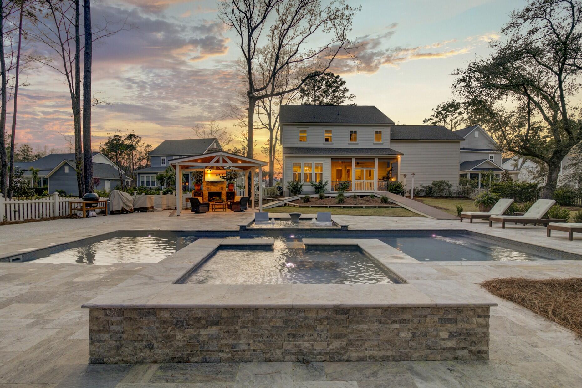1098 Reserve Lane