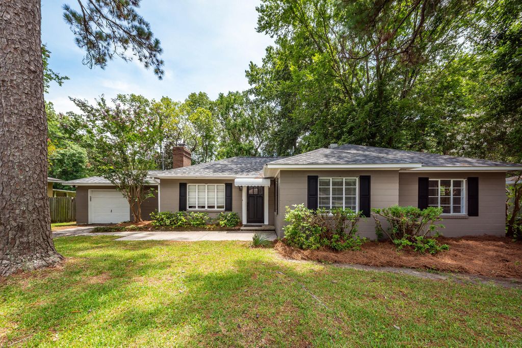 Photo of 1315 S Sherwood Drive, Charleston, SC 29407 (MLS # 25028306)
