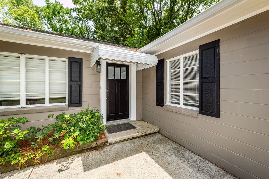 Photo of 1315 S Sherwood Drive, Charleston, SC 29407 (MLS # 25028306)