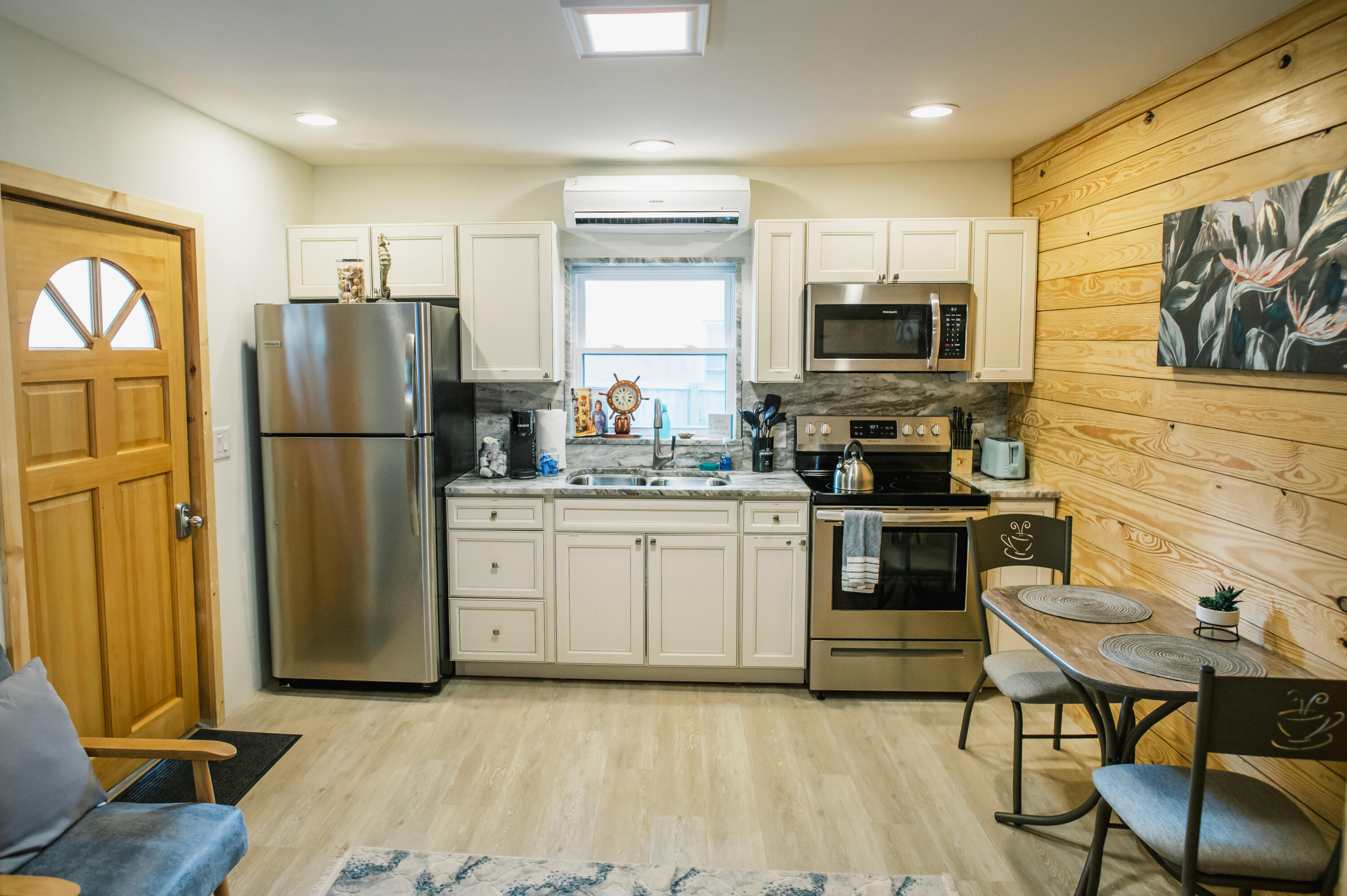 1221 Sumner Avenue A,B,C,D,E