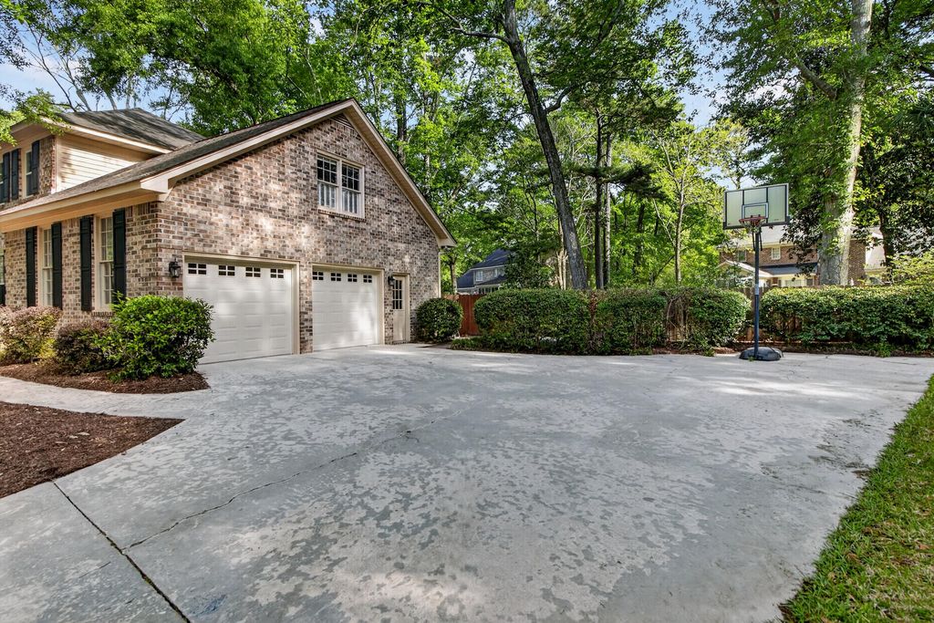 Photo of 307 High Grove Road, Summerville, SC 29485 (MLS # 26011027)