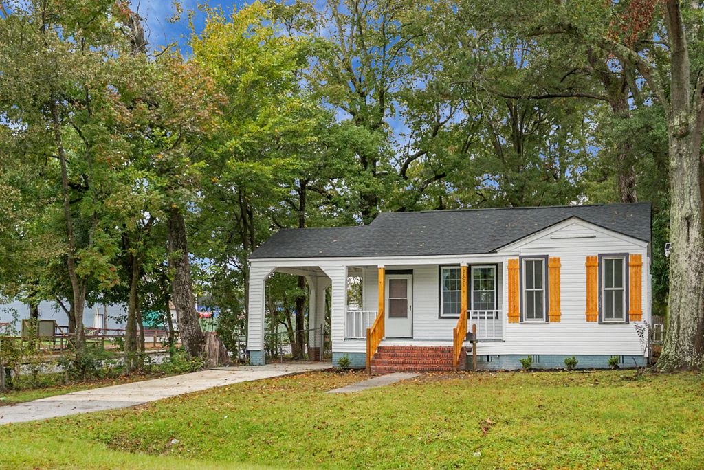 Photo of 2601 S Allen Drive, North Charleston, SC 29405 (MLS # 25029147)