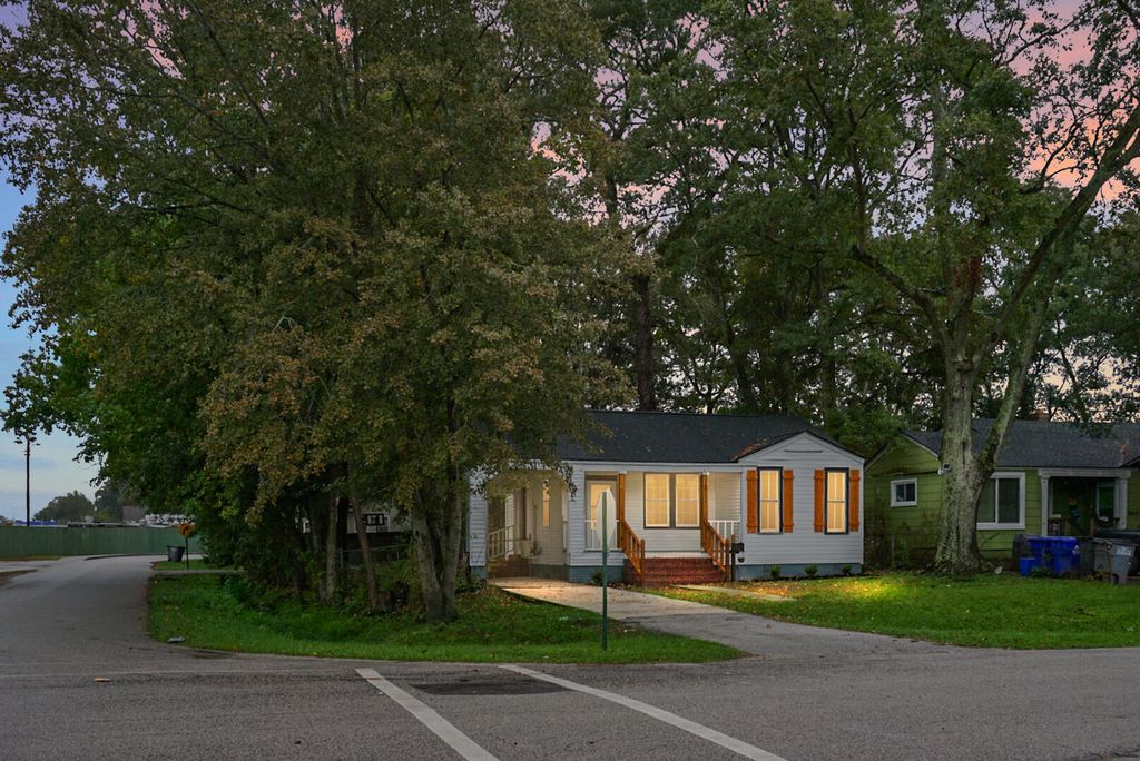 Photo of 2601 S Allen Drive, North Charleston, SC 29405 (MLS # 25029147)