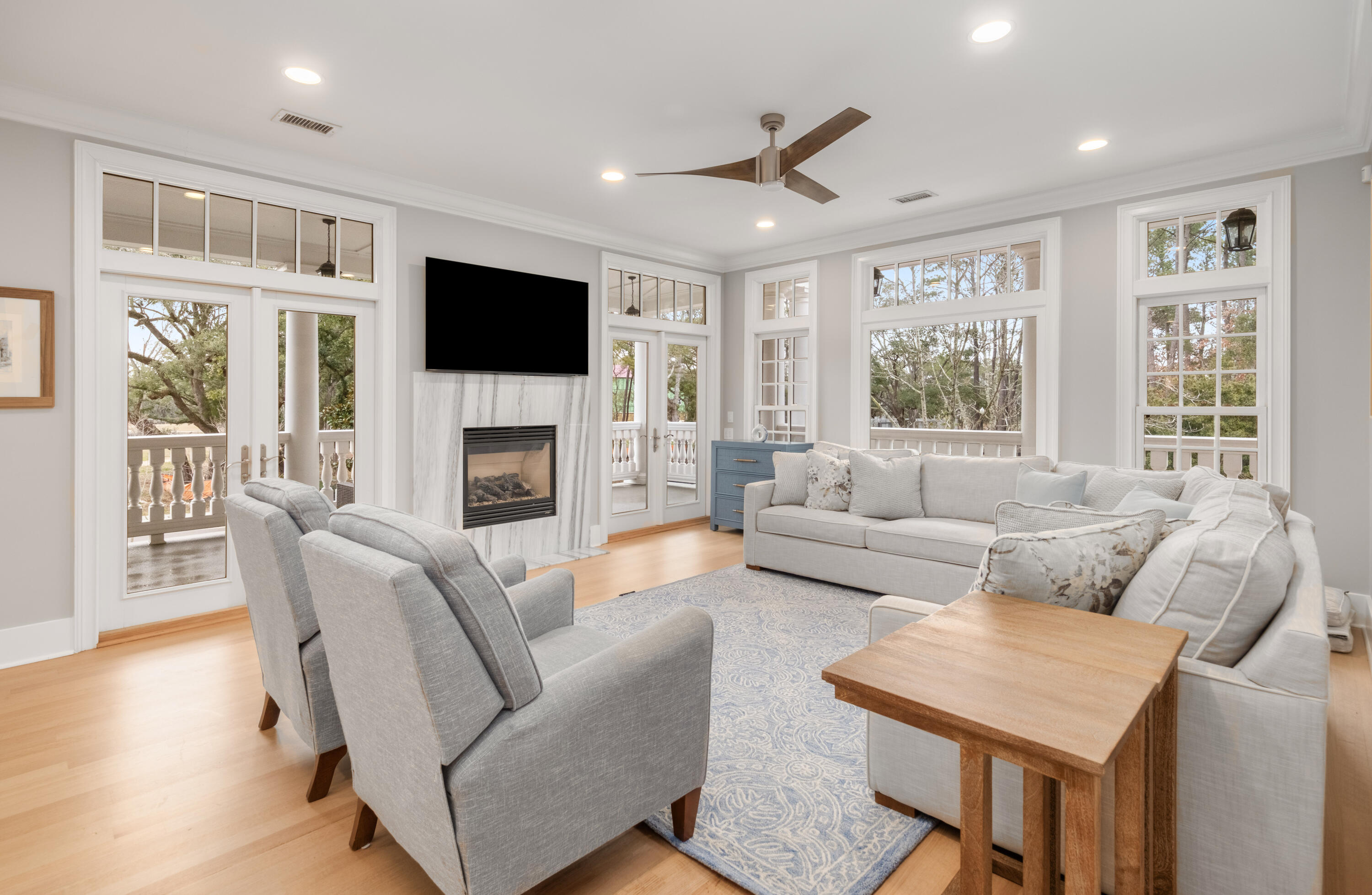 144 Fairbanks Oak Alley 2b