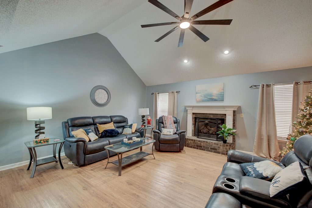 Photo of 1016 Maidstone Drive, Summerville, SC 29483 (MLS # 25031665)