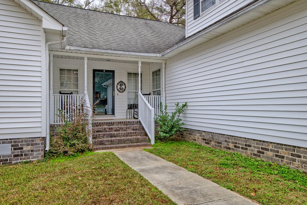 Photo of 1016 Maidstone Drive, Summerville, SC 29483 (MLS # 25031665)