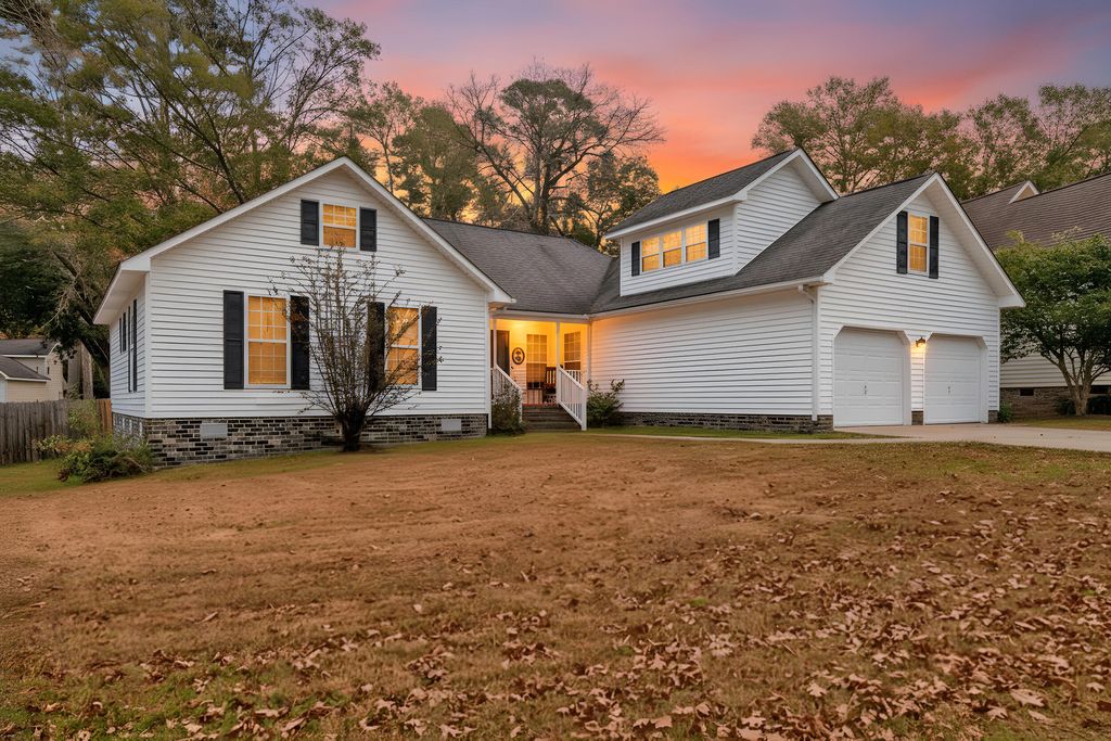 Photo of 1016 Maidstone Drive, Summerville, SC 29483 (MLS # 25031665)