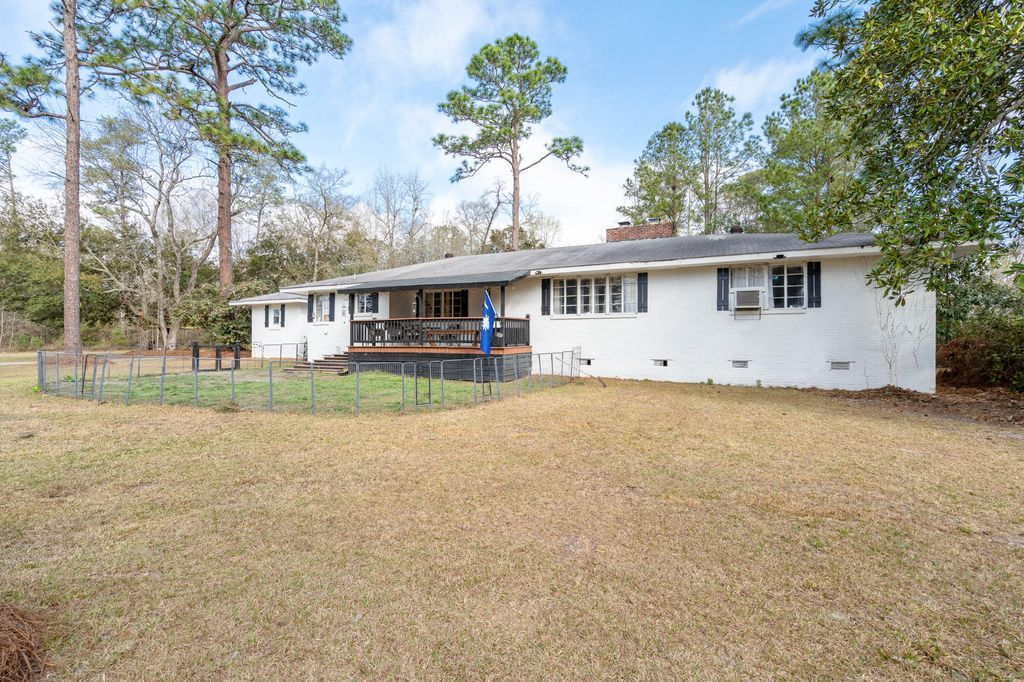 Photo of 22 Flowers Street, Yemassee, SC 29945 (MLS # 26007546)