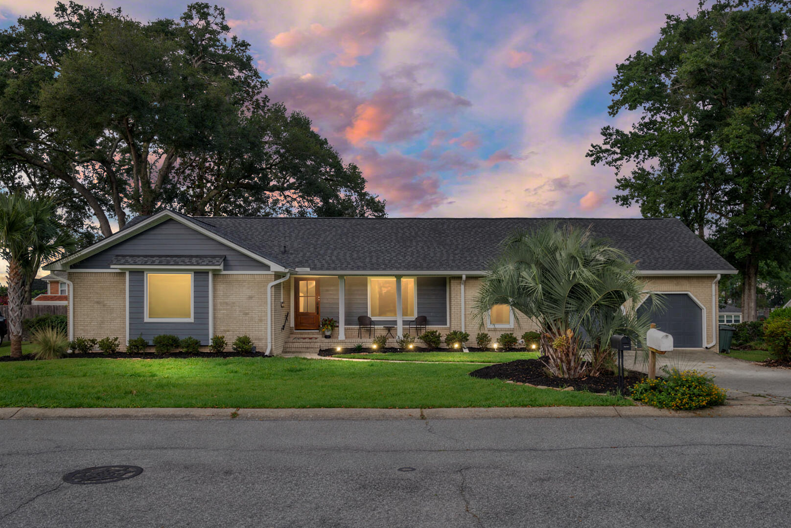 5908 Commonwealth Circle