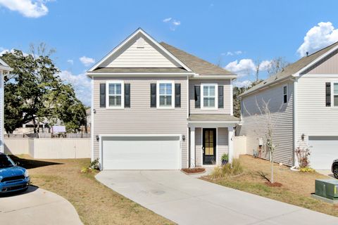 Photo of 3889 Sawmill Court, Mount Pleasant, SC 29429 (MLS # 26006371)