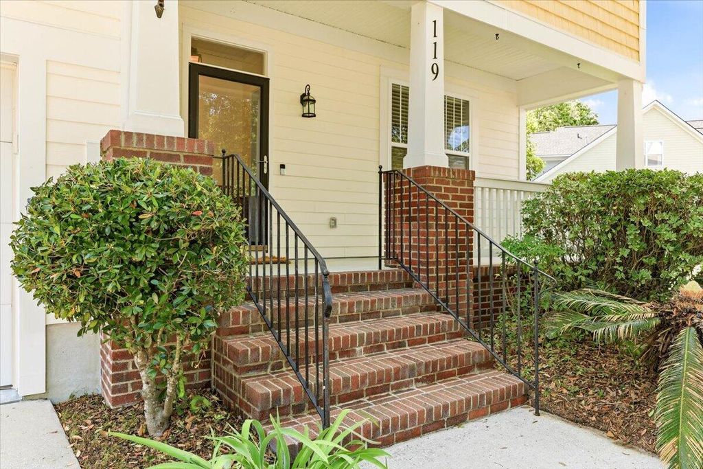 Photo of 119 Blackwater Drive, Summerville, SC 29485 (MLS # 26015276)