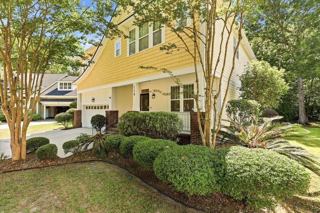 Photo of 119 Blackwater Drive, Summerville, SC 29485 (MLS # 26015276)
