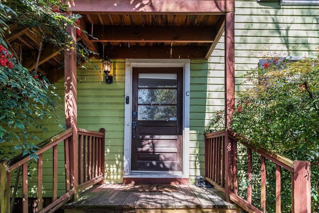 Photo of 3 1/2 Kracke Street #Apt C, Charleston, SC 29403 (MLS # 26008757)
