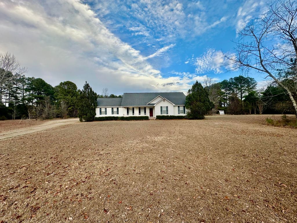 Photo of 172 Marigold Road, Orangeburg, SC 29115 (MLS # 26001313)