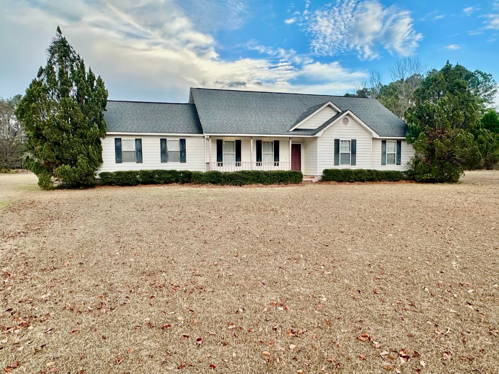 Photo of 172 Marigold Road, Orangeburg, SC 29115 (MLS # 26001313)