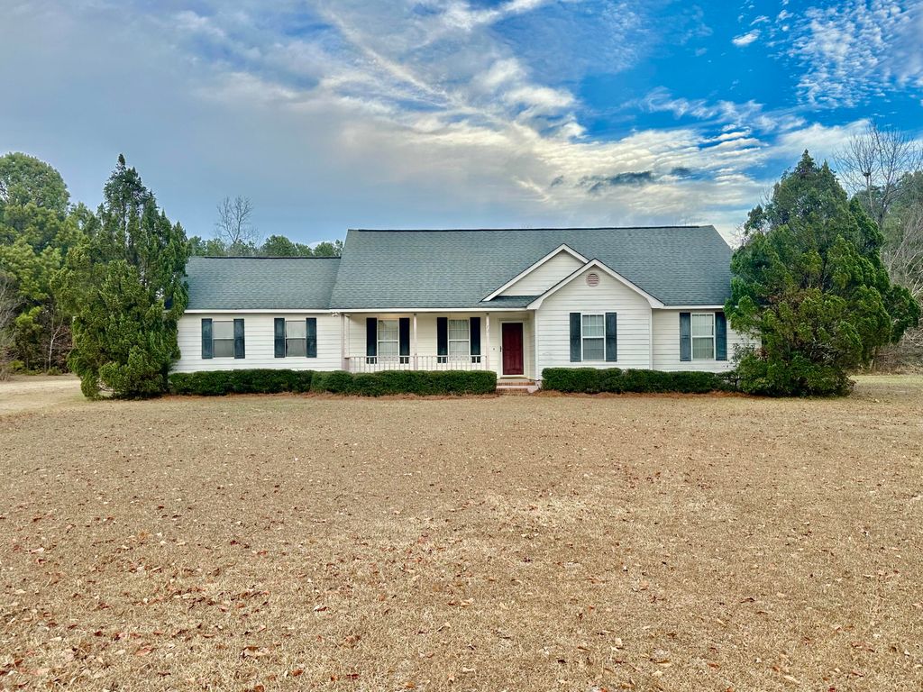 Photo of 172 Marigold Road, Orangeburg, SC 29115 (MLS # 26001313)