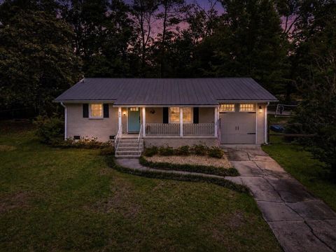 Photo of 400 Forest Circle, Summerville, SC 29483 (MLS # 26013618)