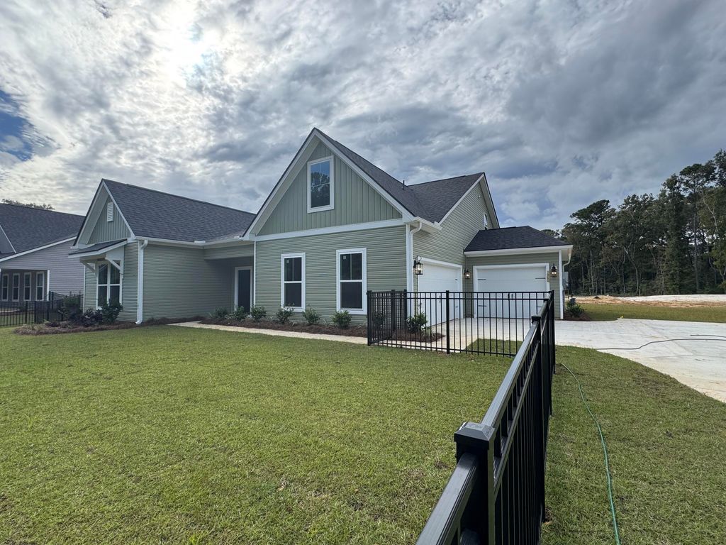 Photo of 1960 Central Avenue, Summerville, SC 29483 (MLS # 25011655)