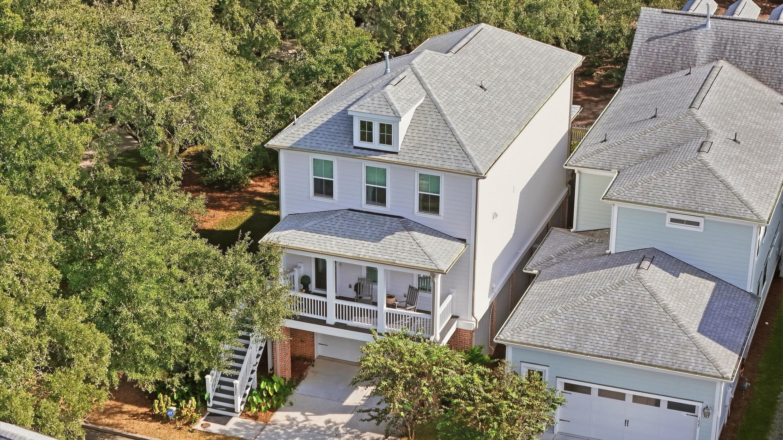 1025 Avenue Of Oaks